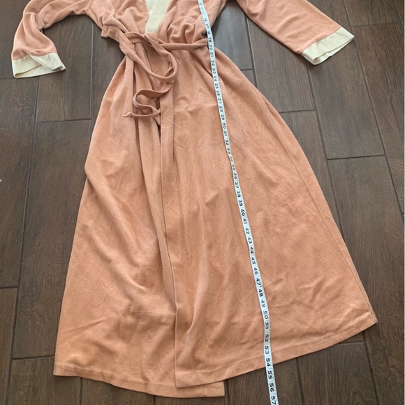 Vintage Montgomery Ward Robe with Embroidered Floral Decor size L - Picture 5 of 8